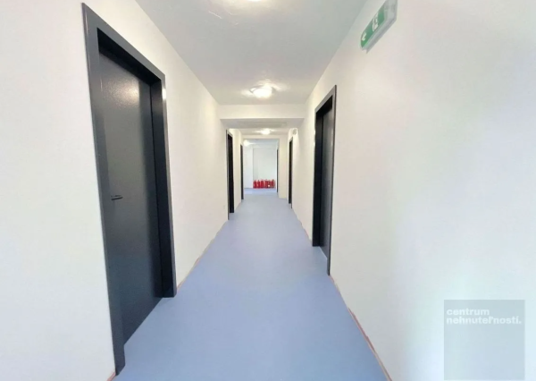 Priestor na podnikanie s parkovaním, Senec - Hurbanova Ves