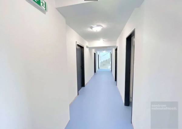 Priestor na podnikanie s parkovaním, Senec - Hurbanova Ves