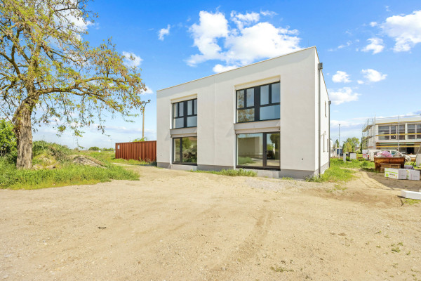 4-izbový dom - skolaudované, Kráľová pri Senci